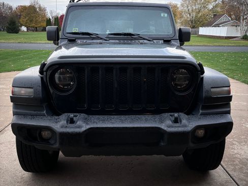 Used 2020 Jeep Wrangler Unlimited Sport image 1