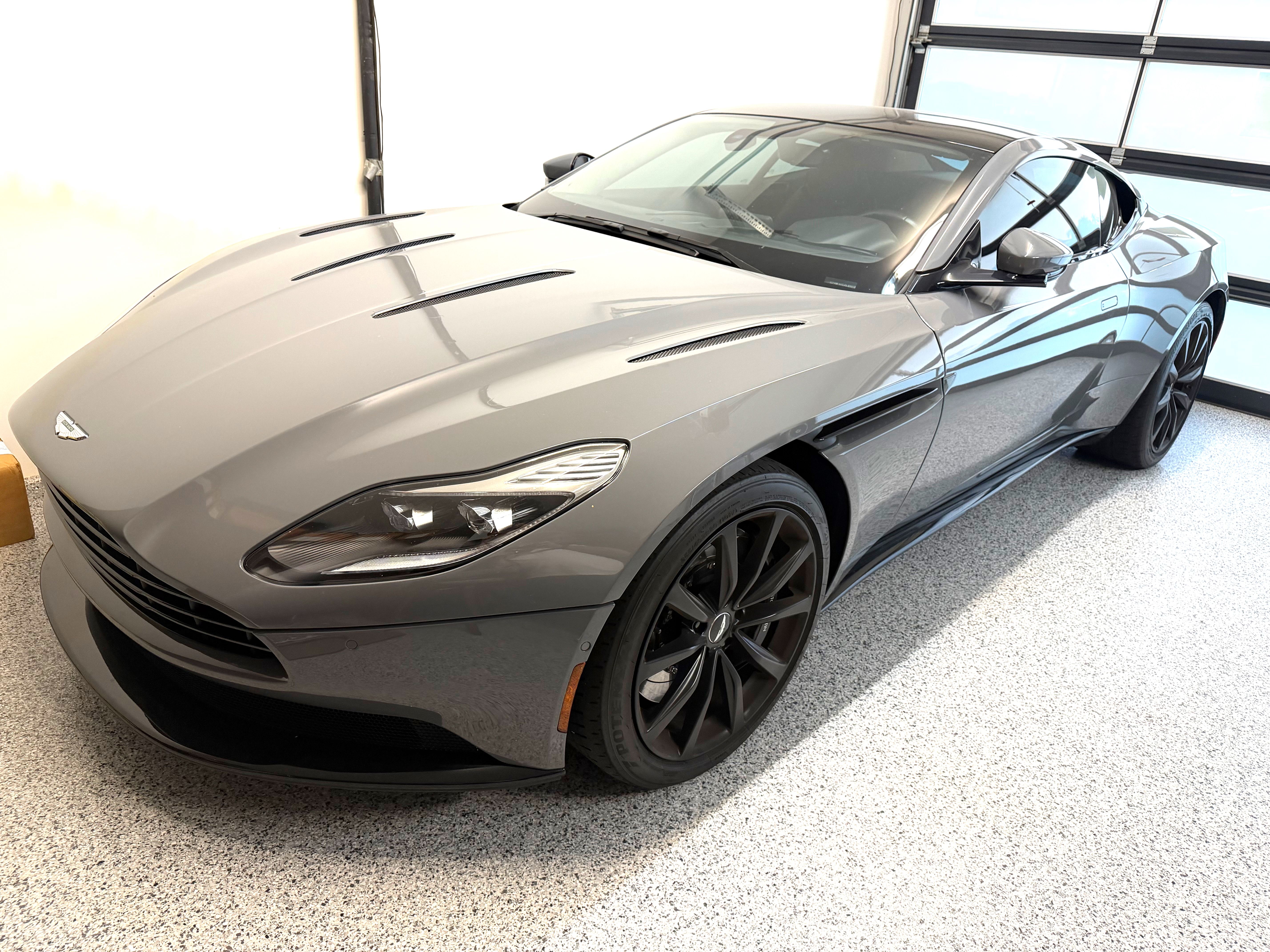 Used 2018 Aston Martin DB11 V12 RWD image 1