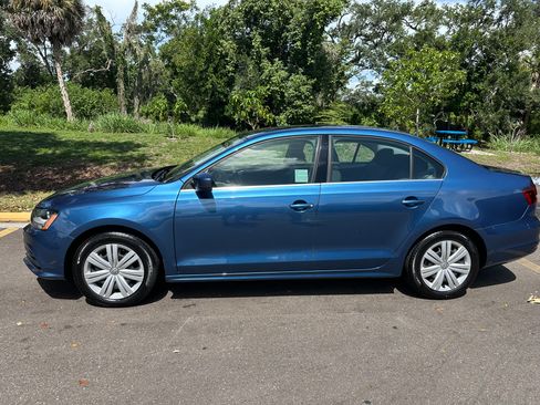 Used 2017 Volkswagen Jetta S FWD image 2