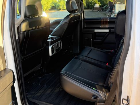 Used 2019 Ford F150 Lariat w/ Equipment Group 502A Luxury AWD/4WD image 10