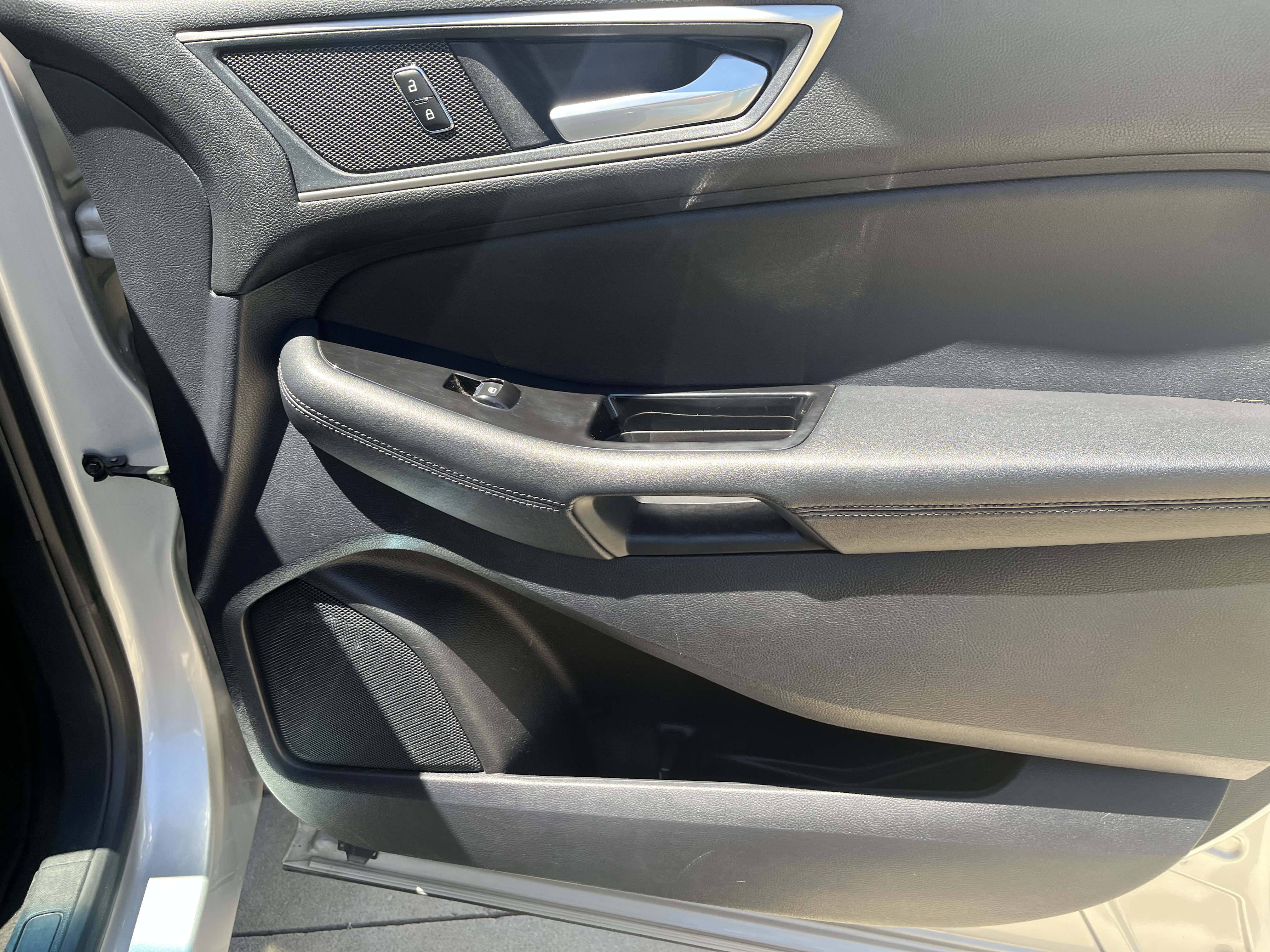 Used 2019 Ford Edge SEL w/ Equipment Group 201A FWD image 13