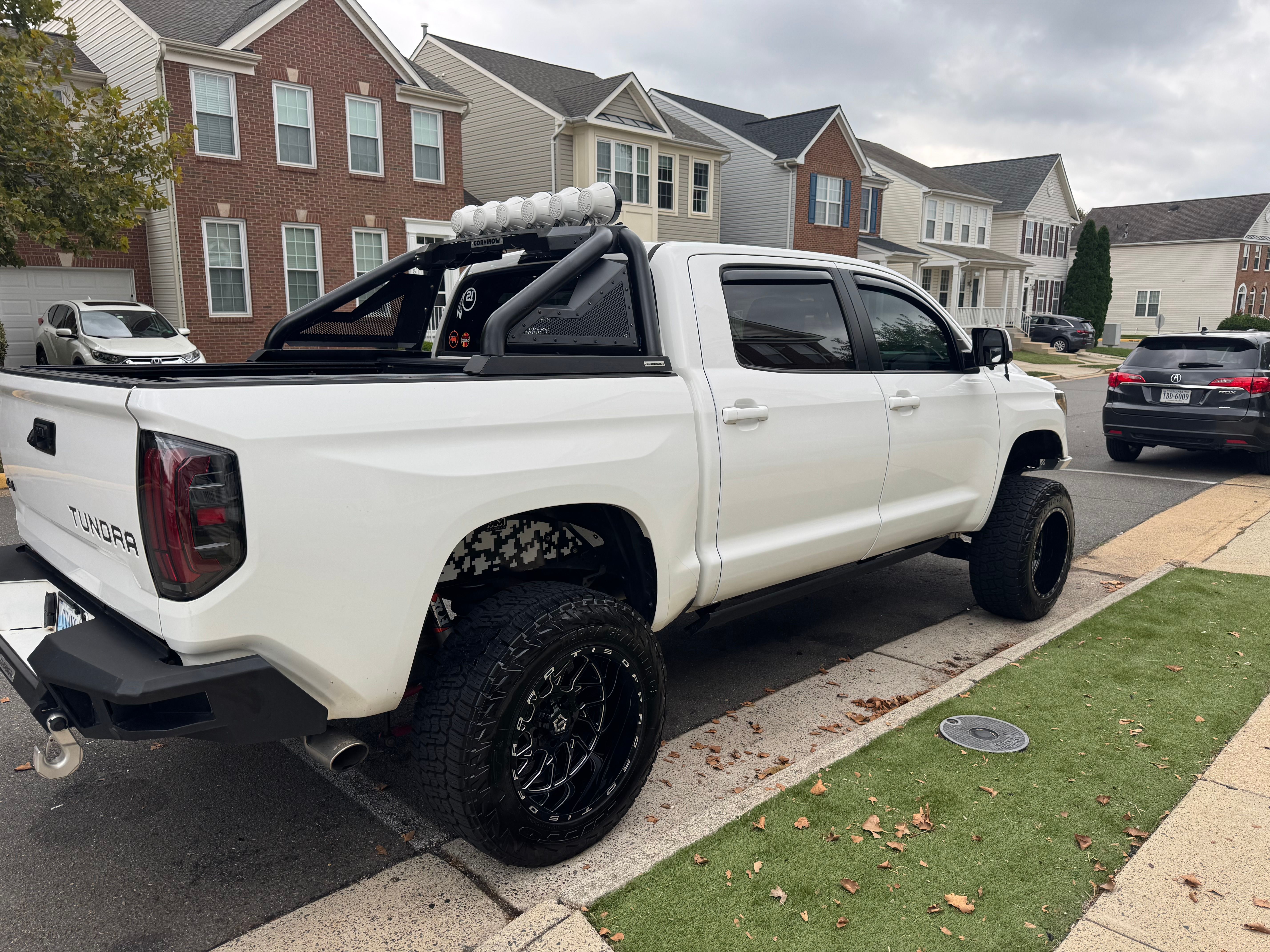 Used 2017 Toyota Tundra SR5 AWD/4WD image 5
