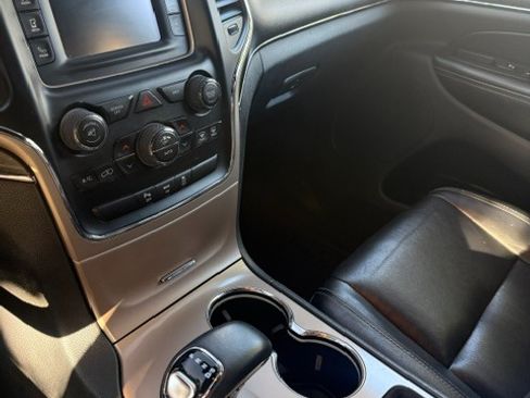 Used 2015 Jeep Grand Cherokee Limited RWD image 11