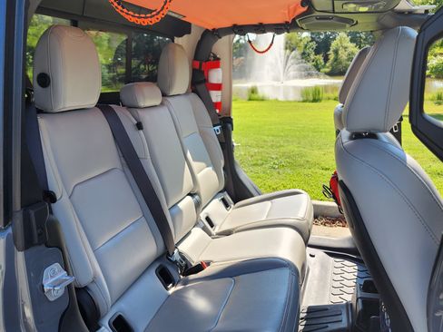 Used 2021 Jeep Gladiator Mojave w/ Dual Top Group image 24