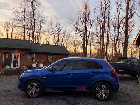 Used 2021 Mitsubishi Outlander Sport SE AWD/4WD image 3