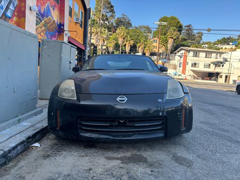 Used 2008 Nissan 350Z Enthusiast RWD image 2