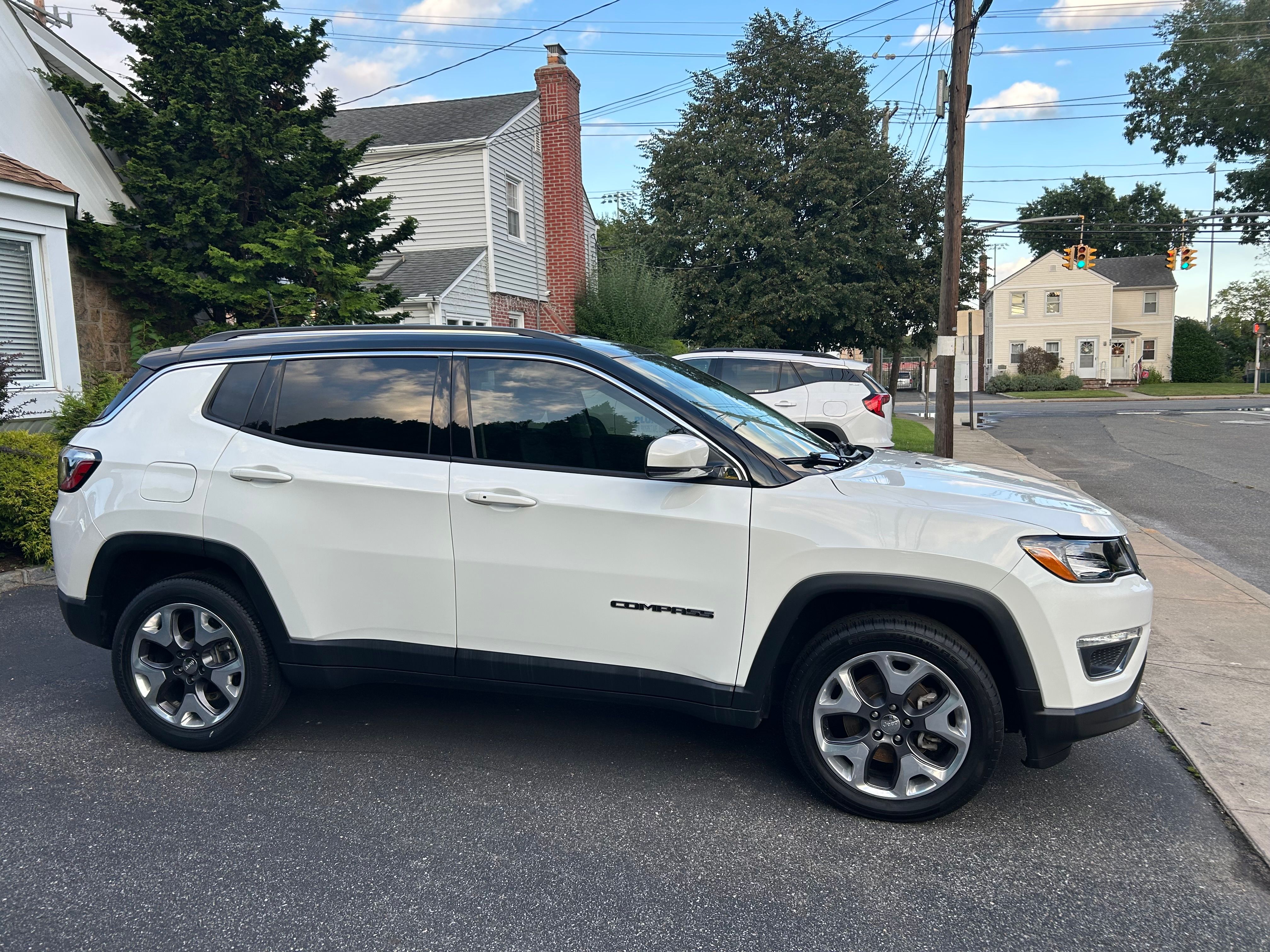 Used 2020 Jeep Compass Limited w/ Luxury Seat Group AWD/4WD image 1