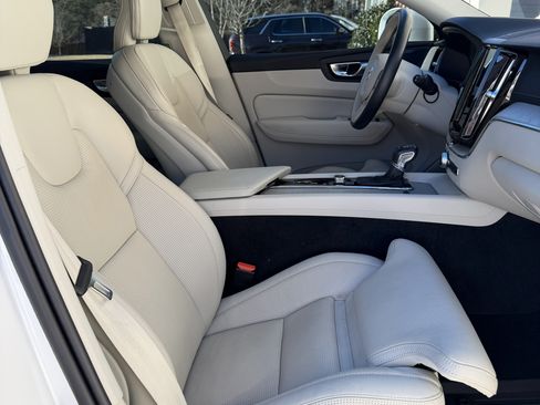 Used 2021 Volvo XC60 T5 Inscription w/ Advanced Package image 8