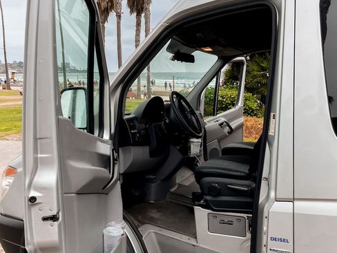 Used 2012 Mercedes-Benz Sprinter 2500 image 6