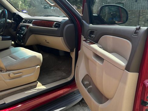 Used 2013 Chevrolet Tahoe LS image 14