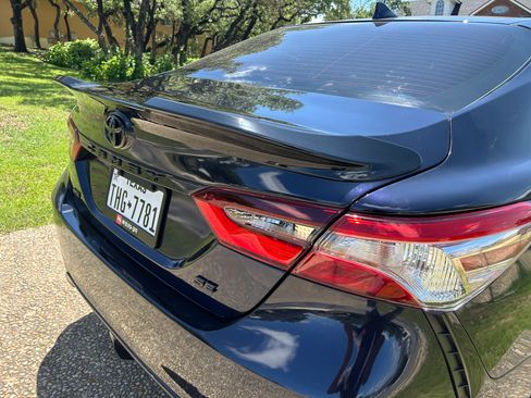 Used 2022 Toyota Camry SE FWD image 11