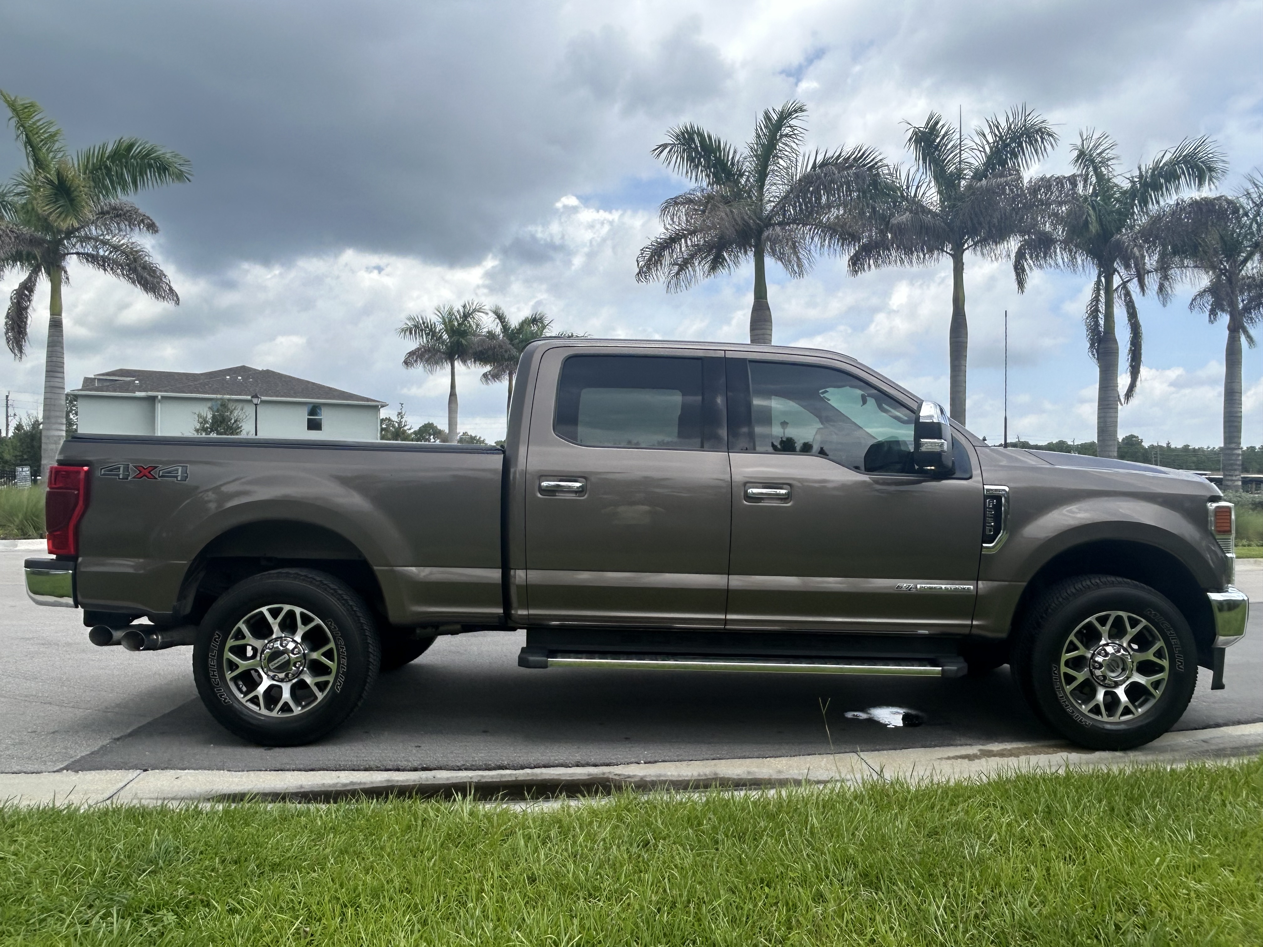 Used 2022 Ford F250 XLT w/ XLT Premium Package AWD/4WD image 2