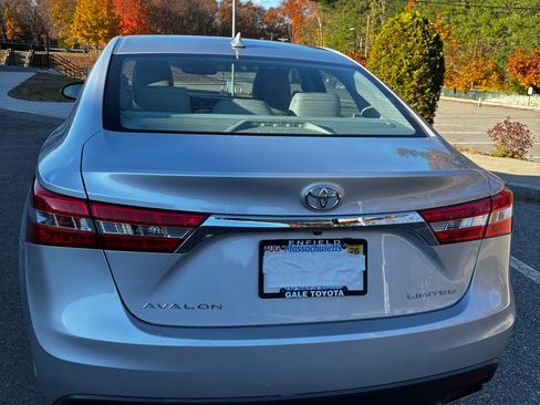 Used 2014 Toyota Avalon Limited image 8