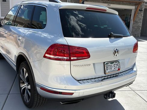 Used 2017 Volkswagen Touareg Wolfsburg Edition image 9