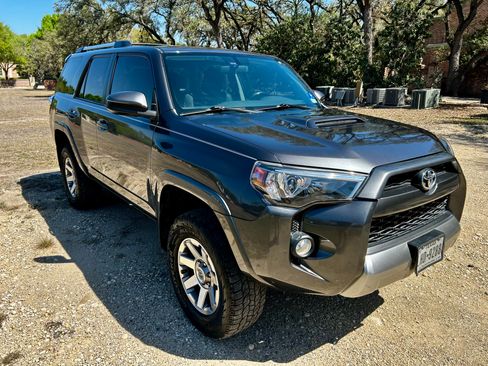 Used 2014 Toyota 4Runner Trail image 2