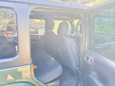 Used 2024 Jeep Wrangler Unlimited AWD/4WD image 8