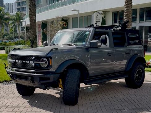 Used 2022 Ford Bronco Wildtrak image 2