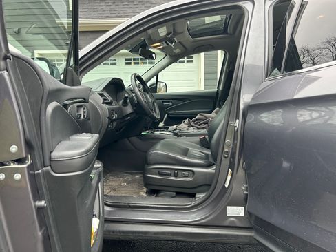 Used 2017 Honda Pilot Touring image 6