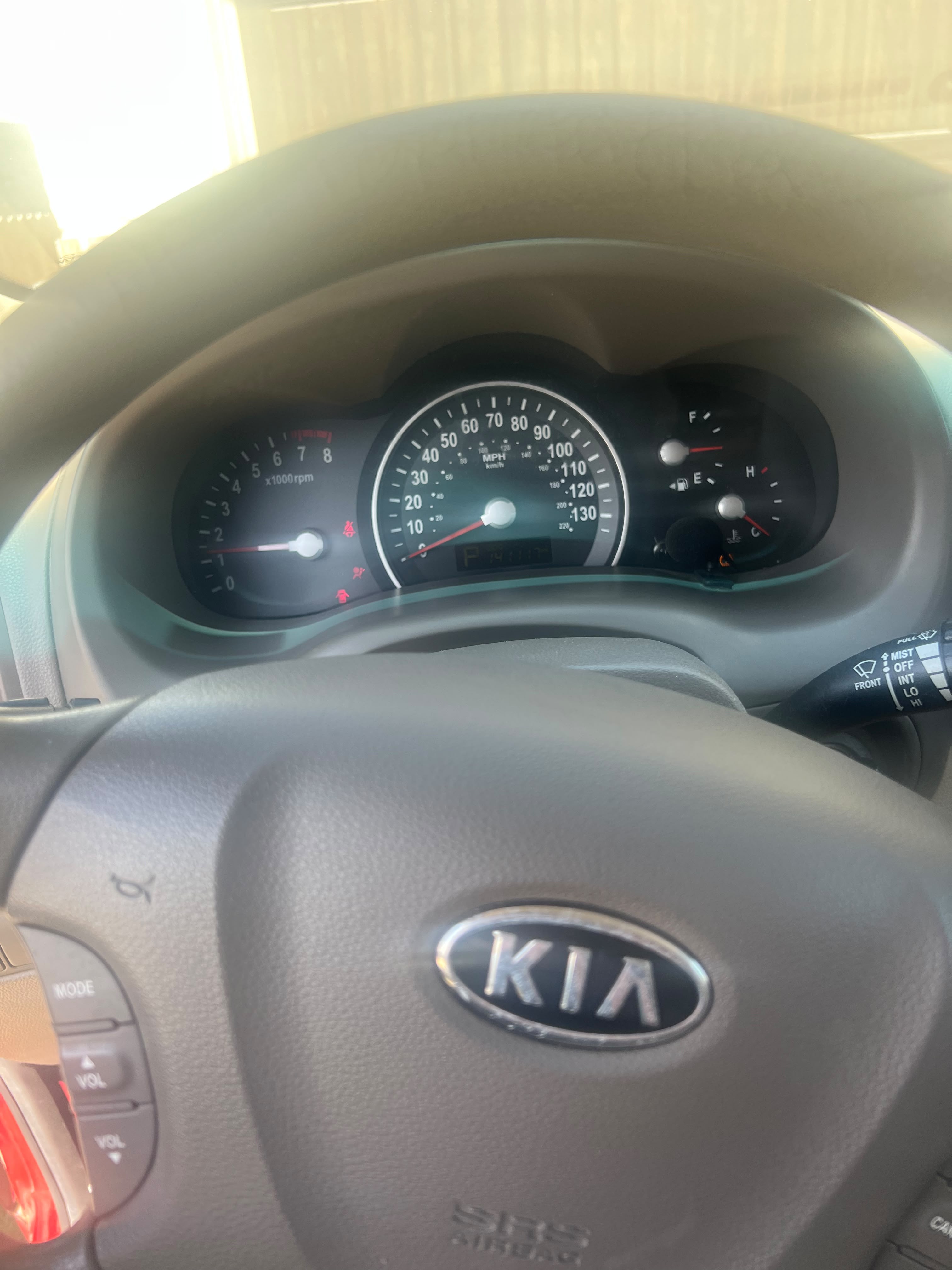 Used 2011 Kia Sedona LX FWD image 5