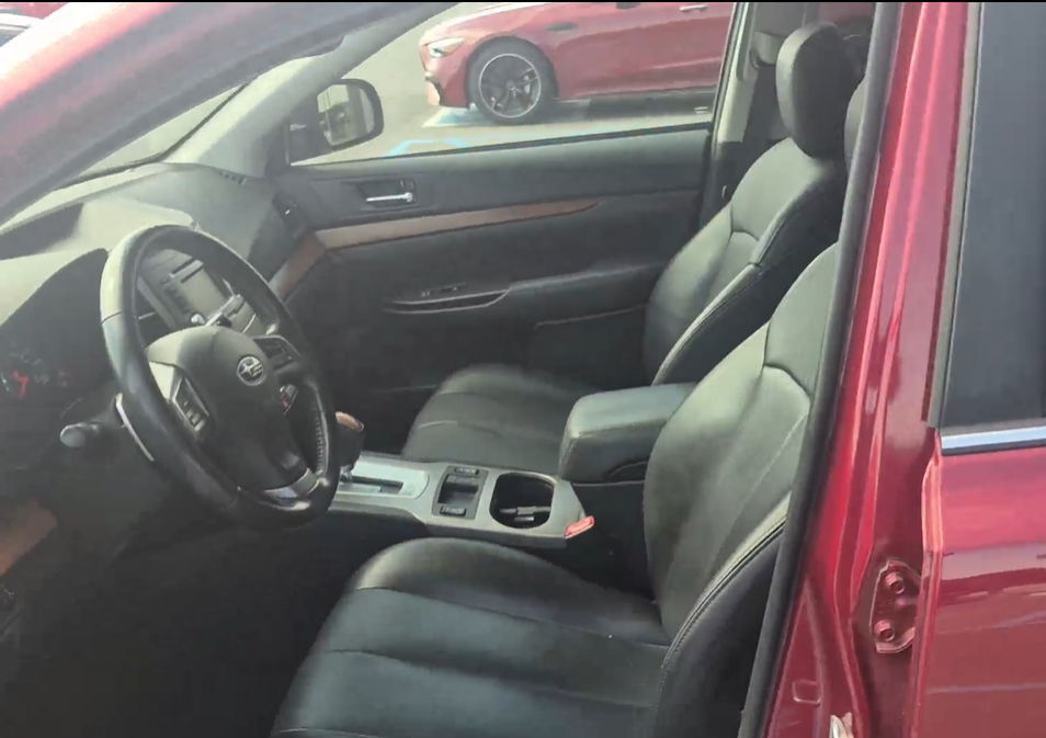 Used 2013 Subaru Outback 3.6R Limited w/ Moonroof Pkg AWD/4WD image 6