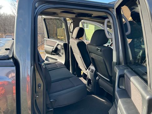 Used 2009 Nissan Titan SE w/ SE Drivers Convenience Pkg image 11