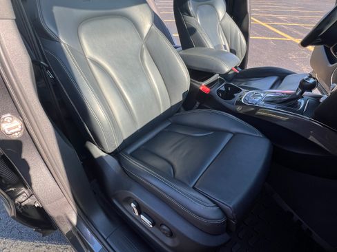 Used 2015 Audi SQ5 Premium Plus w/ Technology Package AWD/4WD image 31