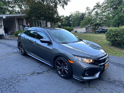 Used 2018 Honda Civic Sport image 1