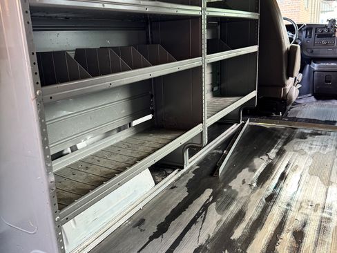 Used 2010 GMC Savana 1500 RWD image 11