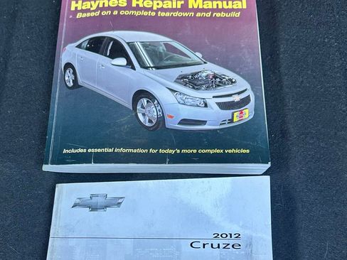 Used 2012 Chevrolet Cruze LT FWD image 21