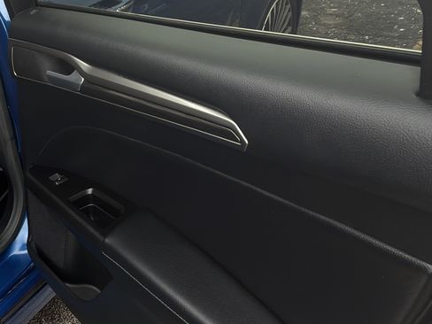 Used 2017 Ford Fusion SE w/ Fusion SE Technology Package image 13