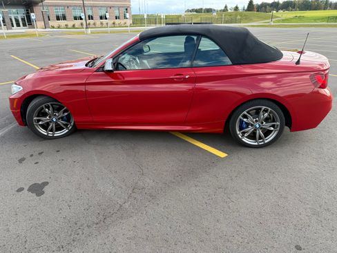 Used 2016 BMW M235i Convertible image 2