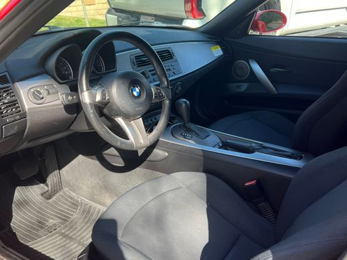 Used 2004 BMW Z4 2.5i image 9