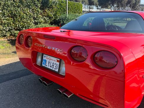Used 1998 Chevrolet Corvette Coupe image 8