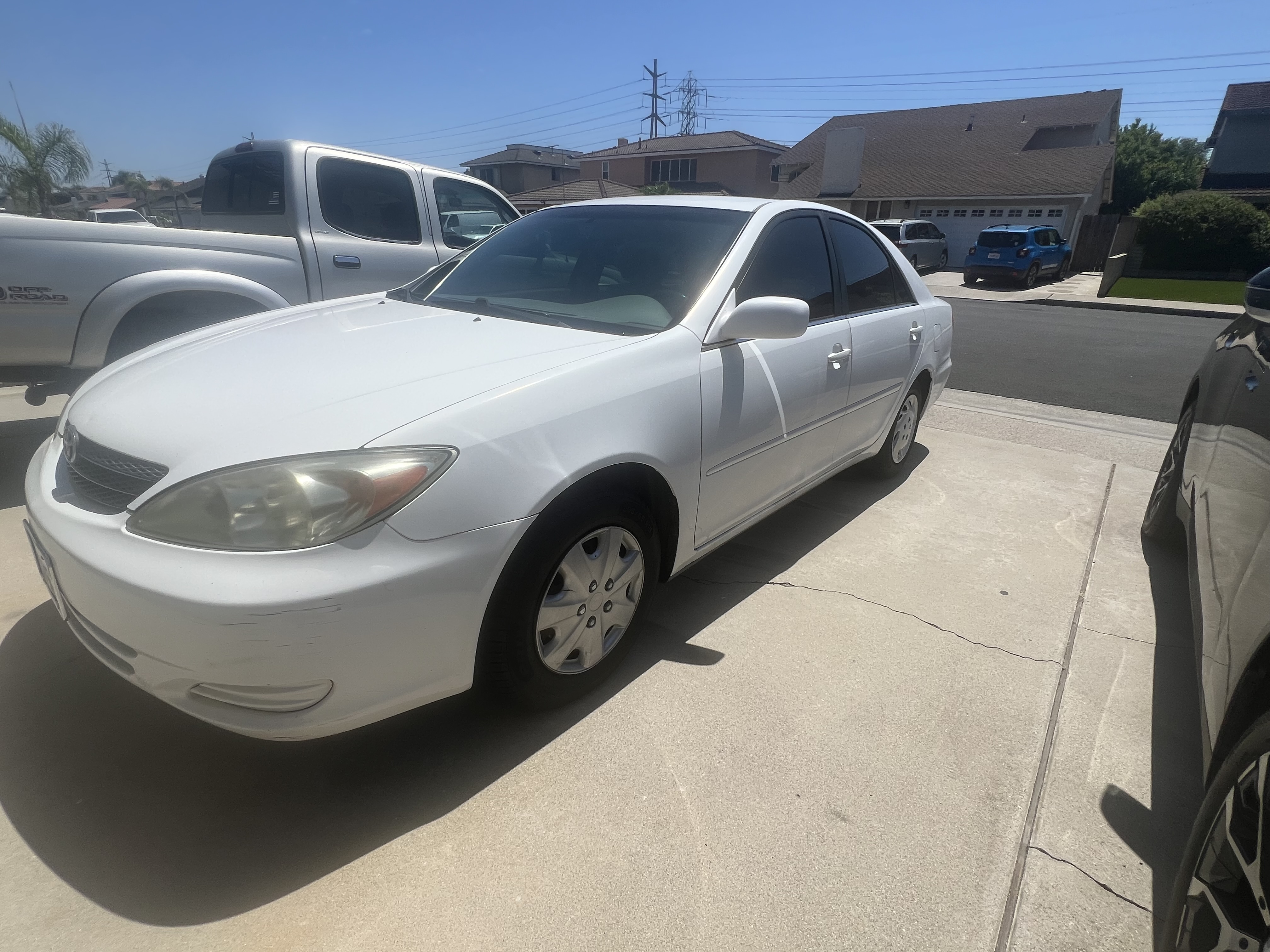 Used 2002 Toyota Camry LE w/ Pkg 1 FWD image 2