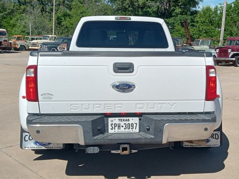 Used 2016 Ford F350 XLT w/ XLT Premium Package image 5