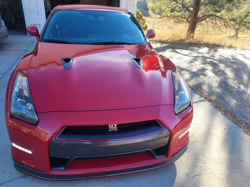 Used 2010 Nissan GT-R Premium image 4