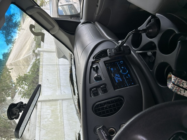 Used 2008 Ford E-350 and Econoline 350 XLT RWD image 4