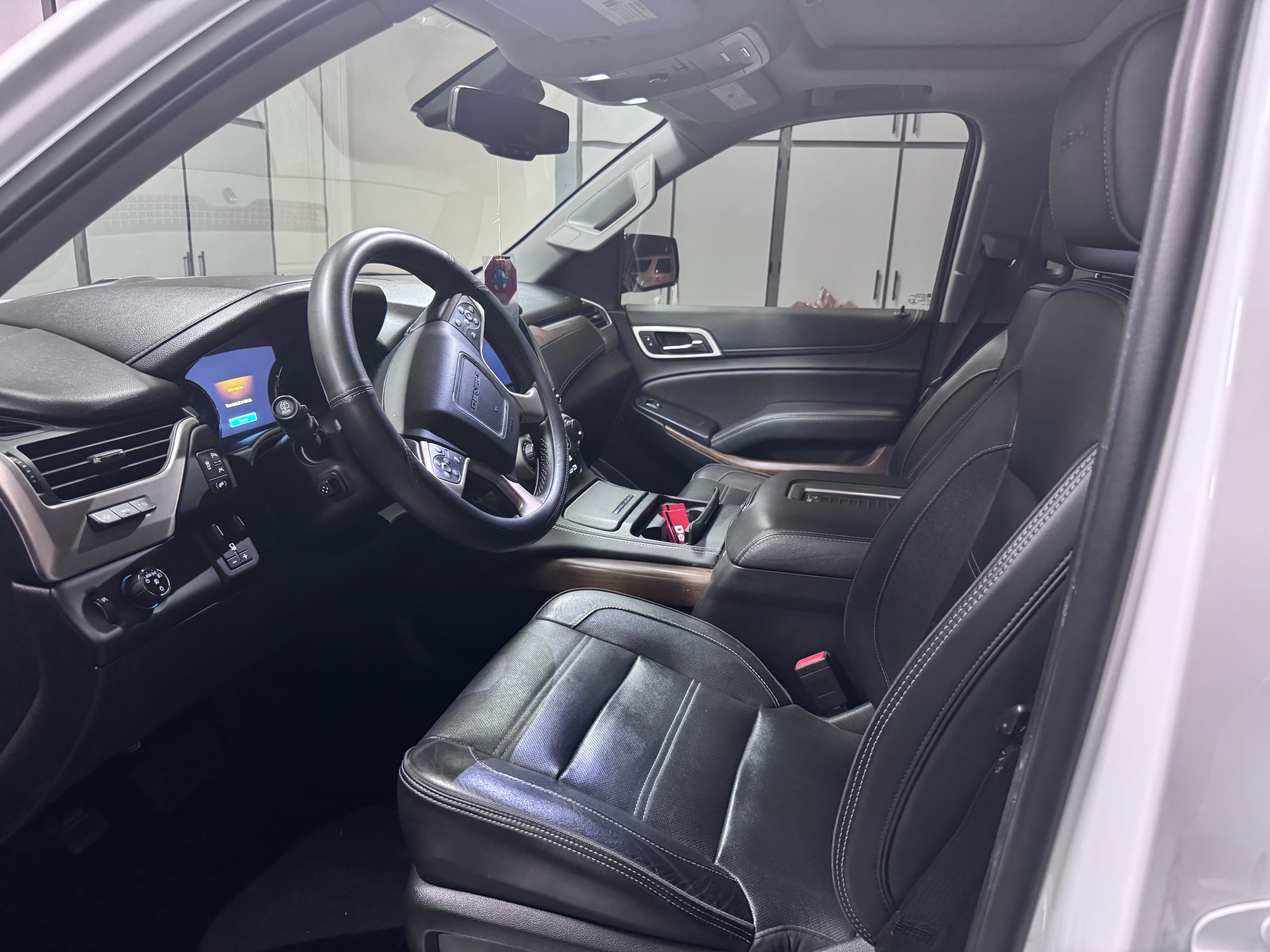 Used 2020 GMC Yukon Denali RWD image 9