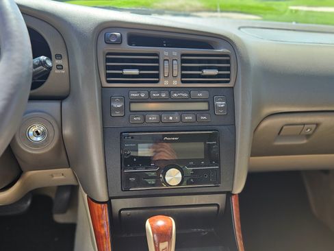 Used 2000 Lexus GS 300 image 4