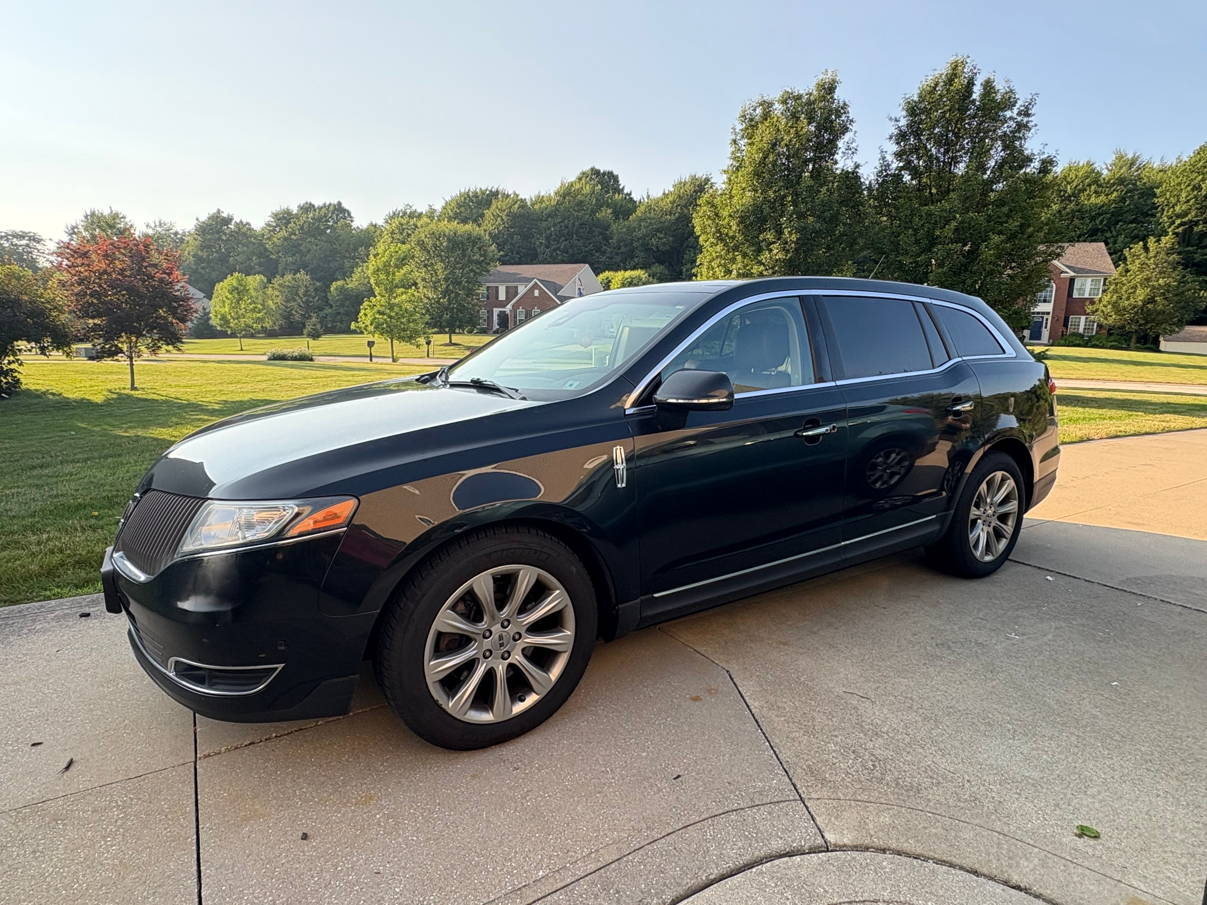 Used 2014 Lincoln MKT AWD w/ Equipment Group 201A image 1