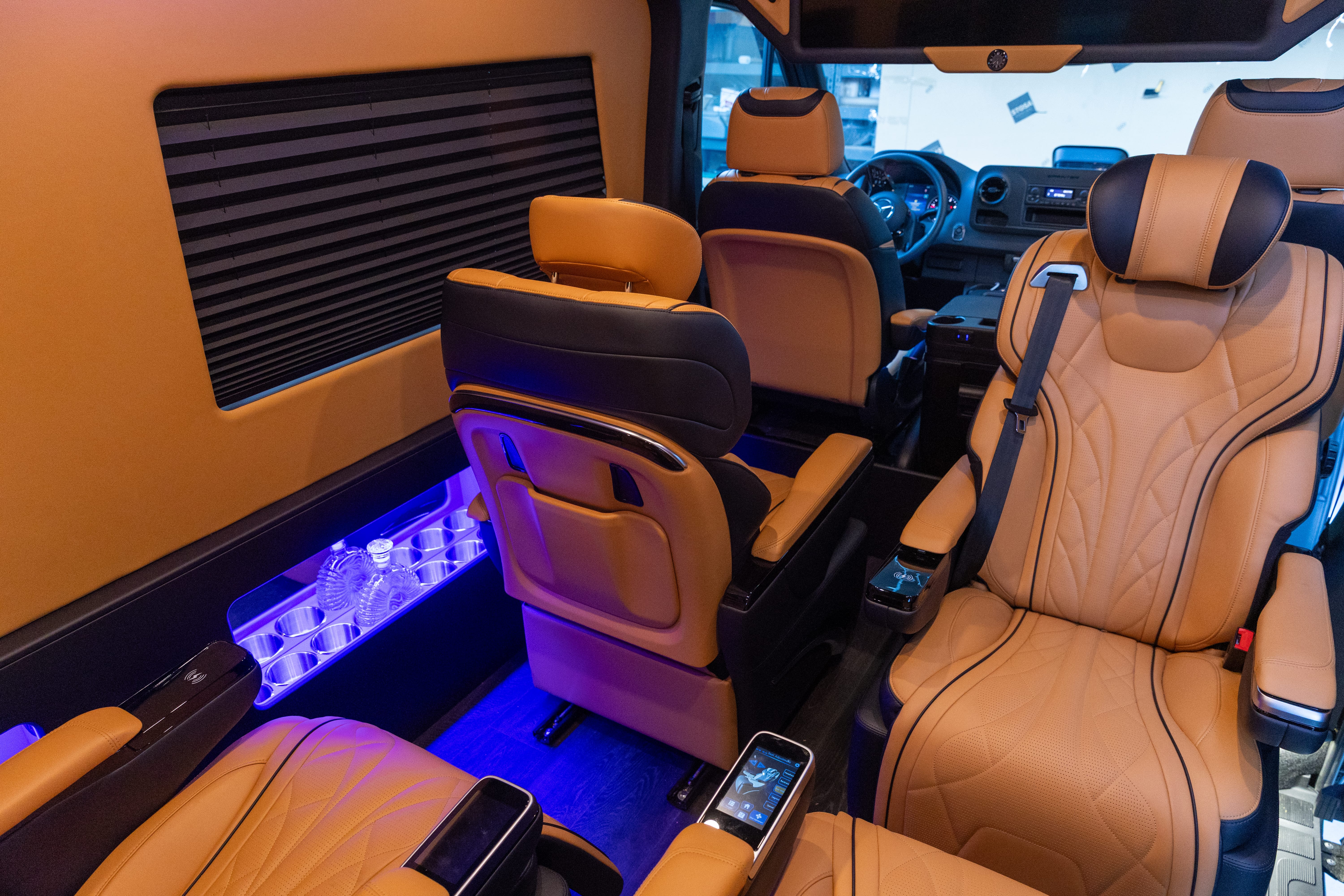Used 2025 Mercedes-Benz Sprinter 2500 image 14