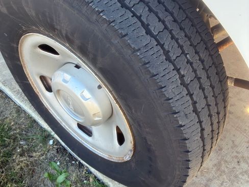 Used 2009 Ford F250 XL image 15