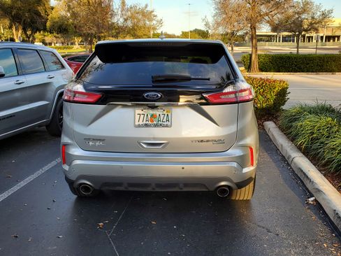 Used 2019 Ford Edge Titanium w/ Equipment Group 301A image 9