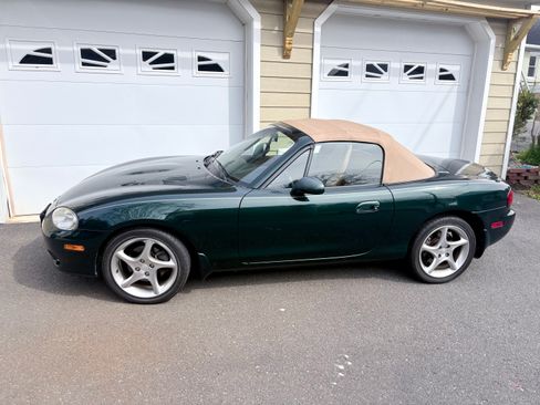 Used 2002 MAZDA MX-5 Miata LS image 1