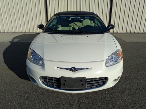 Used 2002 Chrysler Sebring Limited image 16