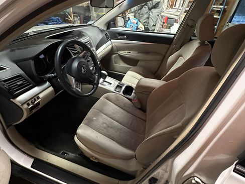 Used 2013 Subaru Outback 2.5i Premium image 11