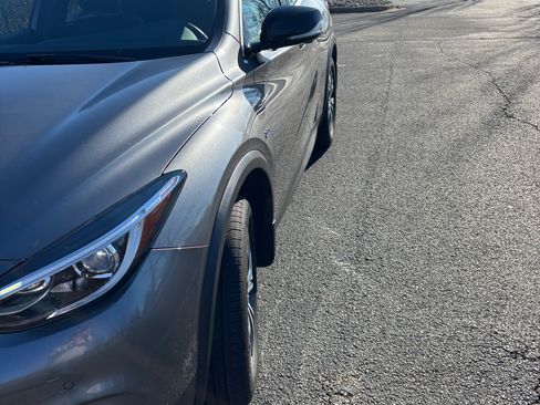 Used 2019 INFINITI QX30 Premium w/ Cargo Package image 2