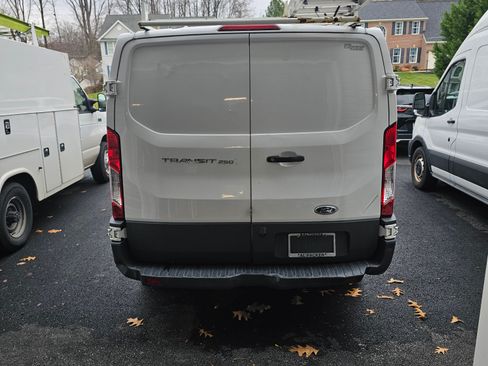 Used 2018 Ford Transit 250 130 Low Roof image 8