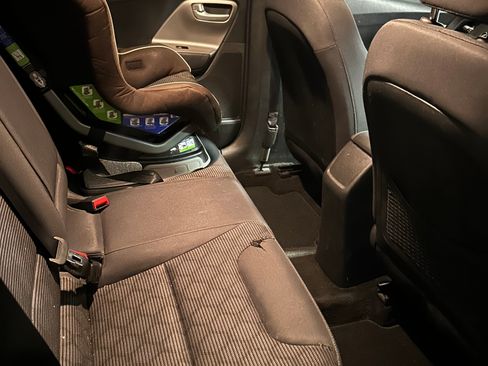 Used 2019 Kia Niro LX image 8