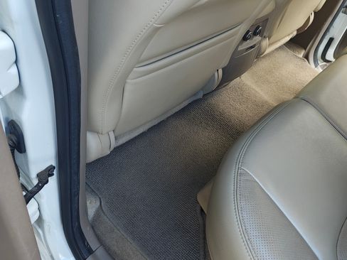 Used 2012 Nissan Pathfinder LE image 25